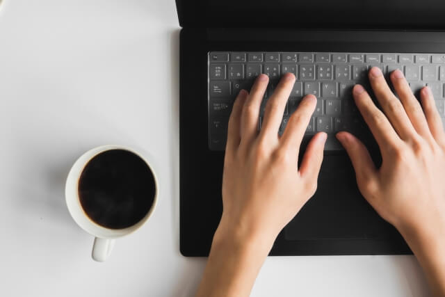 ヘッドレスCMSとは何か？従来型との違いと基本的な仕組み